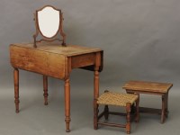 Lot 613 - A Victorian mahogany Pembroke table