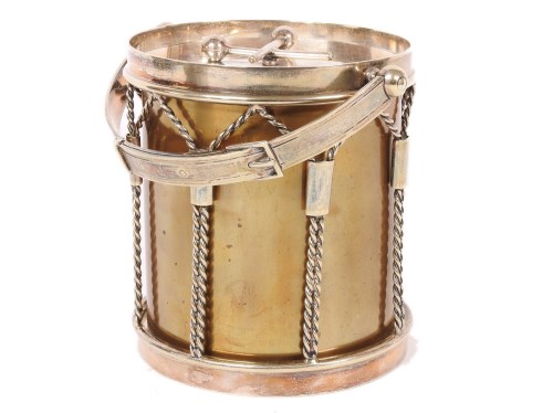 Lot 212 - A silver plated biscuit barrel
