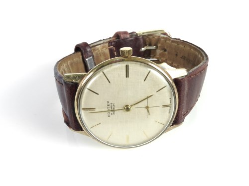 Lot 47 - A 9ct gold gentleman's Fortex mechanical strap watch