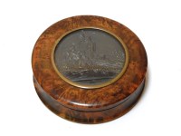 Lot 102 - A burr wood snuff box and cover
