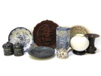 Lot 320 - A variety of Asian items