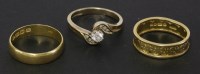 Lot 111 - A 22ct gold wedding ring