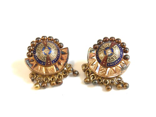 Lot 170 - A pair of gold earrings