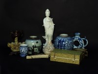 Lot 355 - An 18th century Chinese blue and white ginger jar