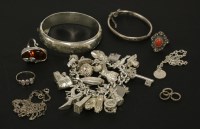 Lot 128 - A collection of silver jewellery