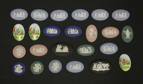 Lot 196 - A large quantity of oval and circular Wedgwood Jasperware cameo plaques