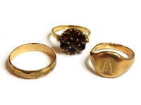 Lot 55 - A 9ct gold wedding ring