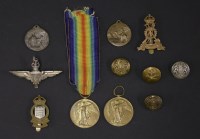 Lot 125A - A collection of militaria