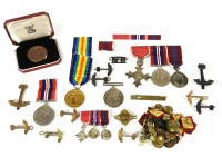 Lot 122 - A WWI Victory medal and general war medal