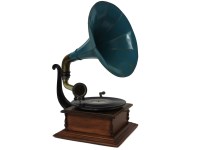 Lot 232 - A pathe horned gramophone with six pathe discs