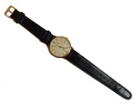 Lot 86 - A 9ct gold gentleman's Mappin & Webb quartz strap watch