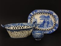Lot 179 - A blue and white chestnut basket