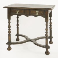 Lot 507 - An oak side table