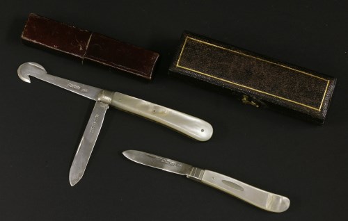 Lot 49 - An early 20th century silver and mother-of-pearl handled folding fruit knife and orange peeler
