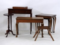Lot 529 - A nest of three tables