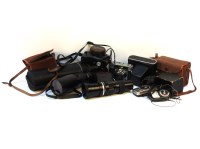 Lot 267 - A collection of cameras and photographic equipment