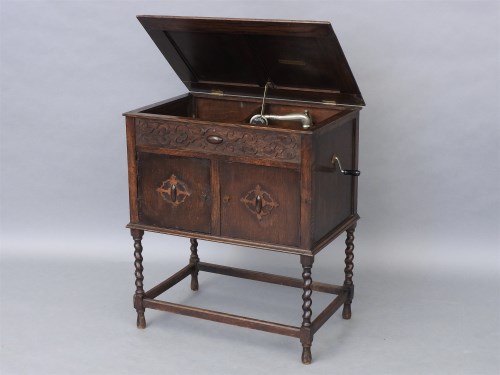 Lot 671 - A Fullotone cabinet gramophone