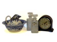 Lot 376 - A 20th century Smiths Bakelite mantel clock