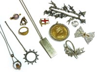 Lot 60 - A collection of costume jewellery