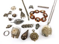 Lot 1190 - A collection of jewellery