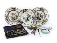Lot 1233 - A small collection of collectable items