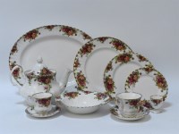 Lot 1524 - A quantity of Royal Albert Old Country Roses tea and dinner wares