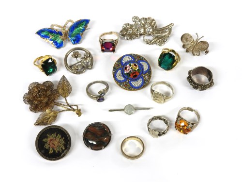 Lot 1204 - A collection of assorted lucite and silver jewellery