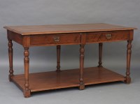 Lot 1713 - An American pitch pine tailors table