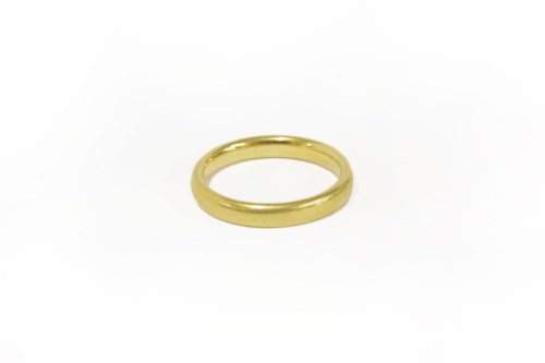 Lot 9 - A 22ct gold wedding ring
4.51g