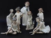 Lot 1475 - An Lladro figure of a young girl