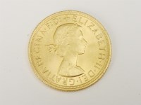 Lot 66 - A 1963 gold Sovereign