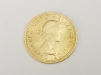 Lot 67 - A 1963 gold Sovereign