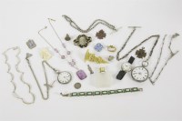 Lot 61 - A collection of jewellery