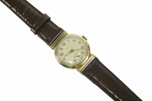 Lot 54 - A 9ct gold gentleman's Mappin & Webb mechanical strap watch