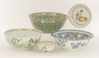 Lot 307 - A famille rose wash basin