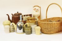 Lot 271 - A collection of kitchenalia