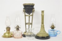 Lot 272 - A collection of oil lamps