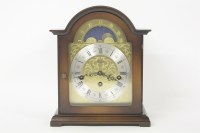 Lot 178 - A Woodford chiming mantle clock