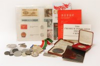 Lot 106 - A collection of coins