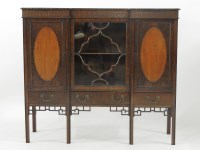 Lot 484 - An early 20th century Chippendale style mahogany breakfront display cabinet
137x40x122cm