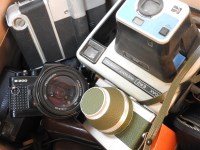 Lot 231 - A quantity of cameras