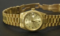 Lot 6 - An 18ct gold Rolex mid size Oyster Perpetual Datejust
