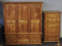 Lot 370 - A triple wardrobe and a chest of drawers