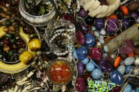 Lot 114 - A large quantity of costume jewellery