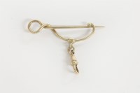 Lot 29A - A Murrle Bennett 9ct gold whiplash style fob with swivel clasp