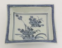 Lot 22 - A blue and white saucer