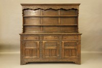 Lot 586 - An Ipswich oak dresser