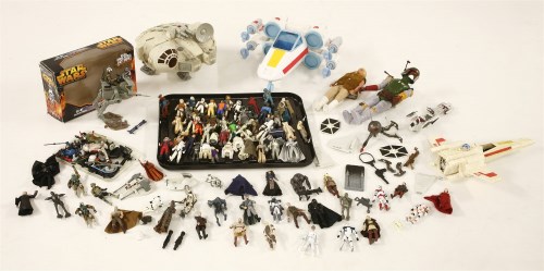 Lot 323 - A collection of Star Wars figures