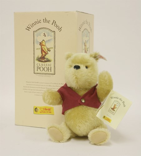 Lot 287 - A limited edition Winnie the Pooh Steiff bear