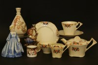 Lot 366 - China items including: Worcester vase
